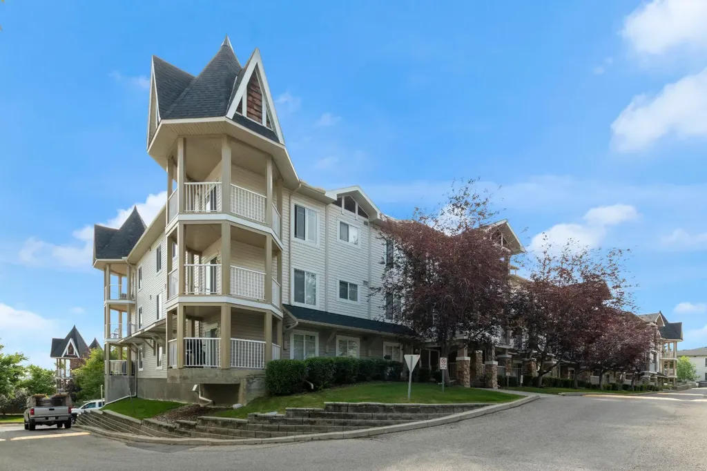 70 Panamount Drive NW Calgary AB T3K 6G8