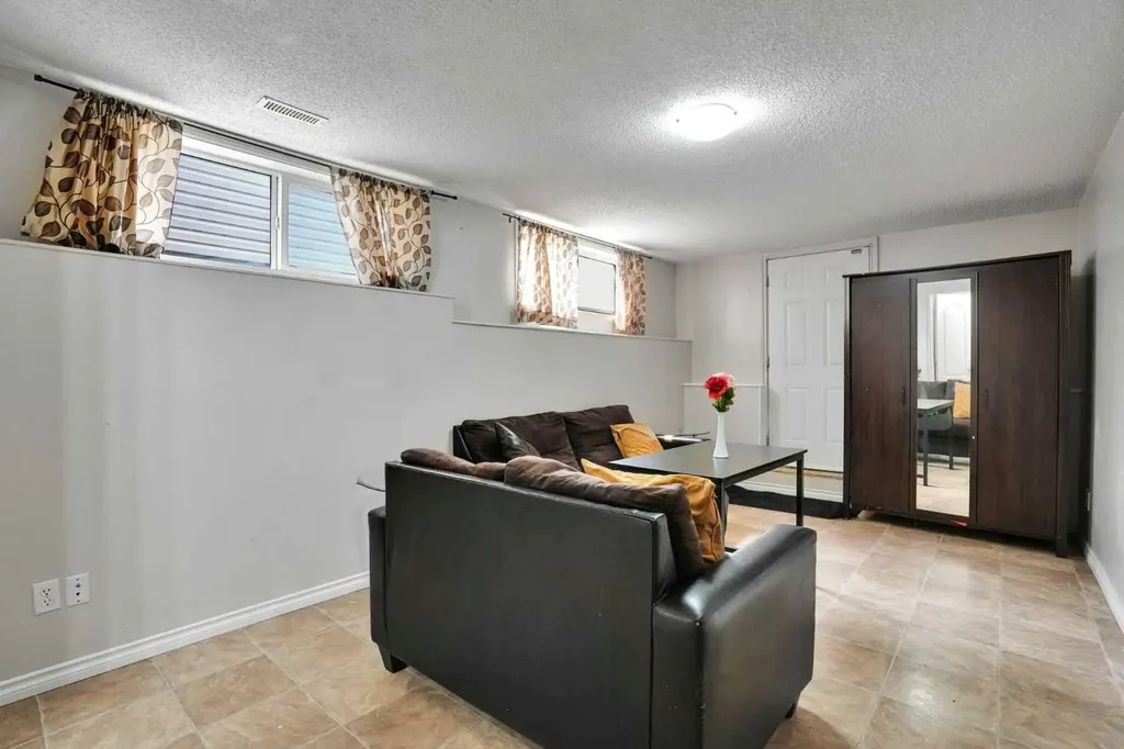 292 Taralake Terrace NE Calgary AB T3J0A1