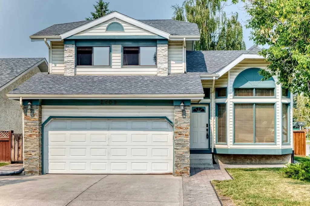 2509 Douglas Woods Link SE Calgary AB T2Z 1L3