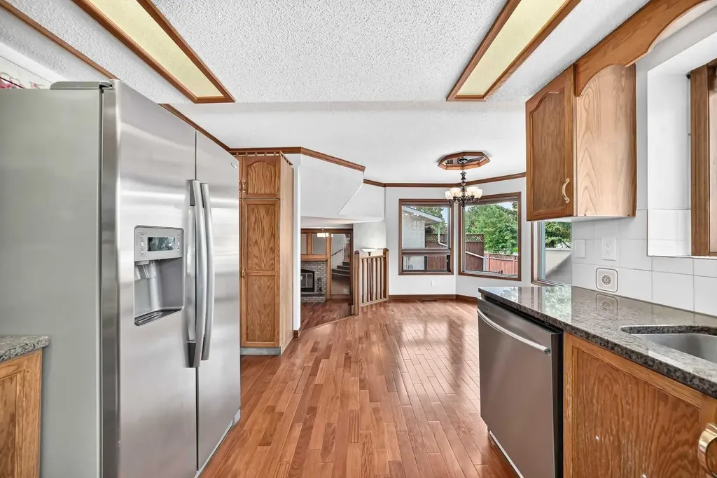 2509 Douglas Woods Link SE Calgary AB T2Z 1L3