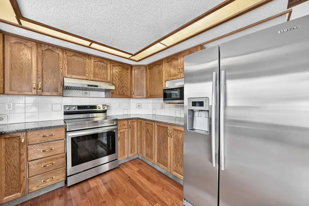 2509 Douglas Woods Link SE Calgary AB T2Z 1L3