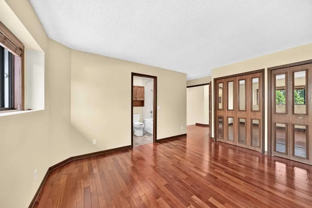 2509 Douglas Woods Link SE Calgary AB T2Z 1L3