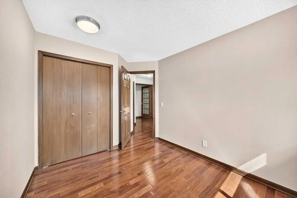 2509 Douglas Woods Link SE Calgary AB T2Z 1L3