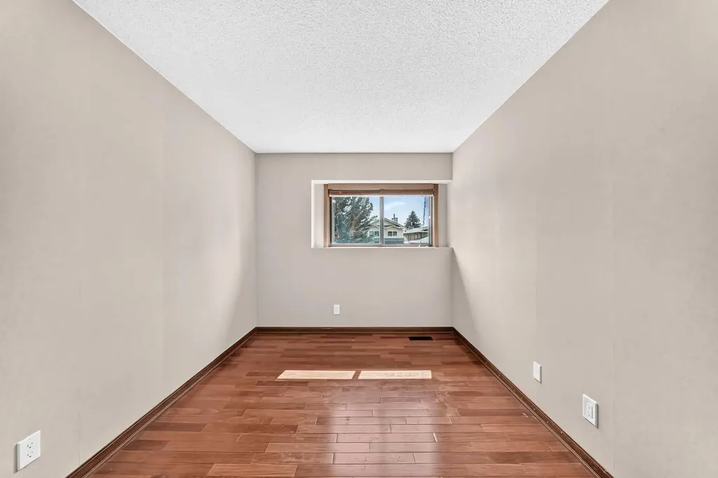 2509 Douglas Woods Link SE Calgary AB T2Z 1L3