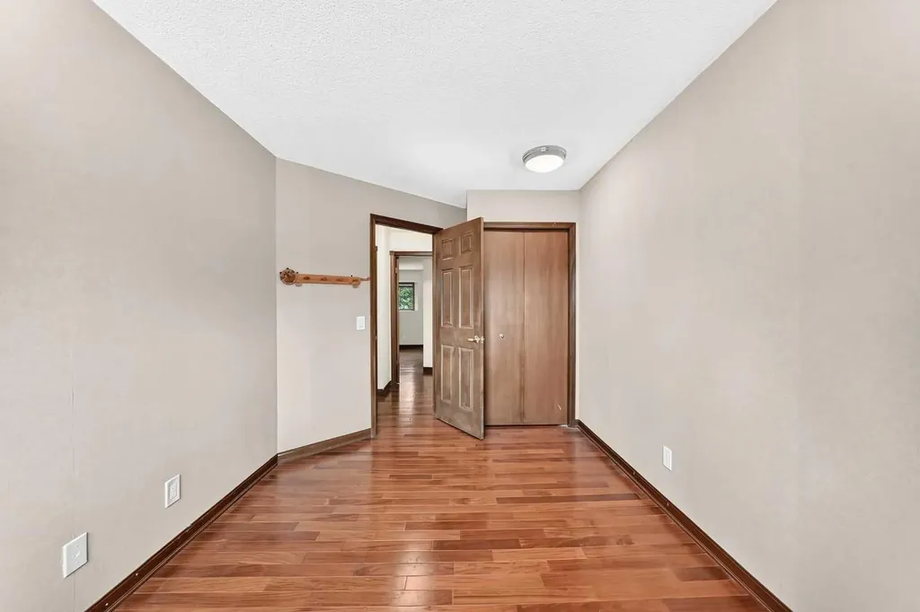 2509 Douglas Woods Link SE Calgary AB T2Z 1L3