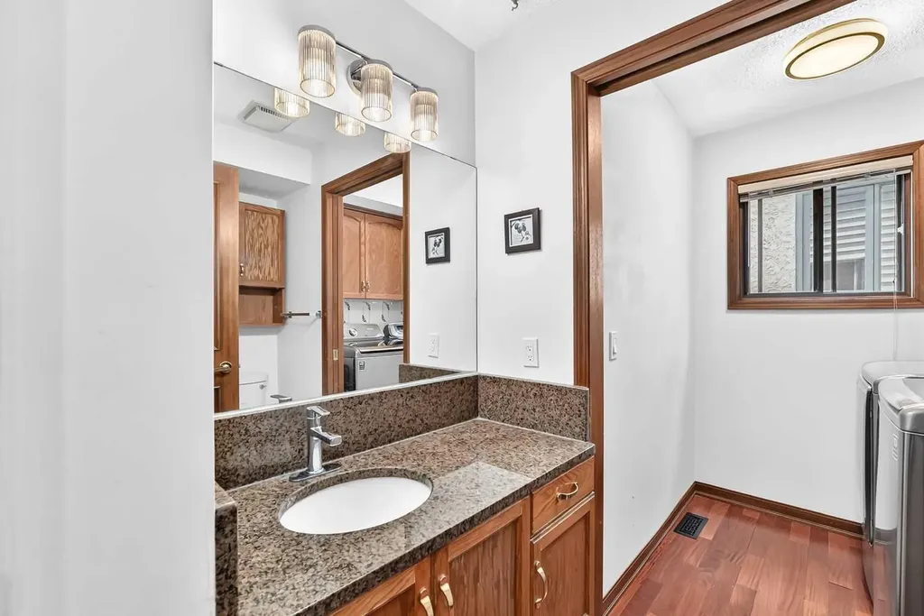 2509 Douglas Woods Link SE Calgary AB T2Z 1L3