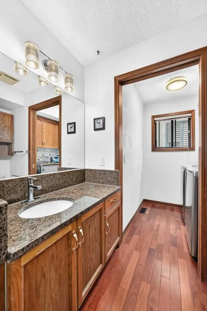 2509 Douglas Woods Link SE Calgary AB T2Z 1L3