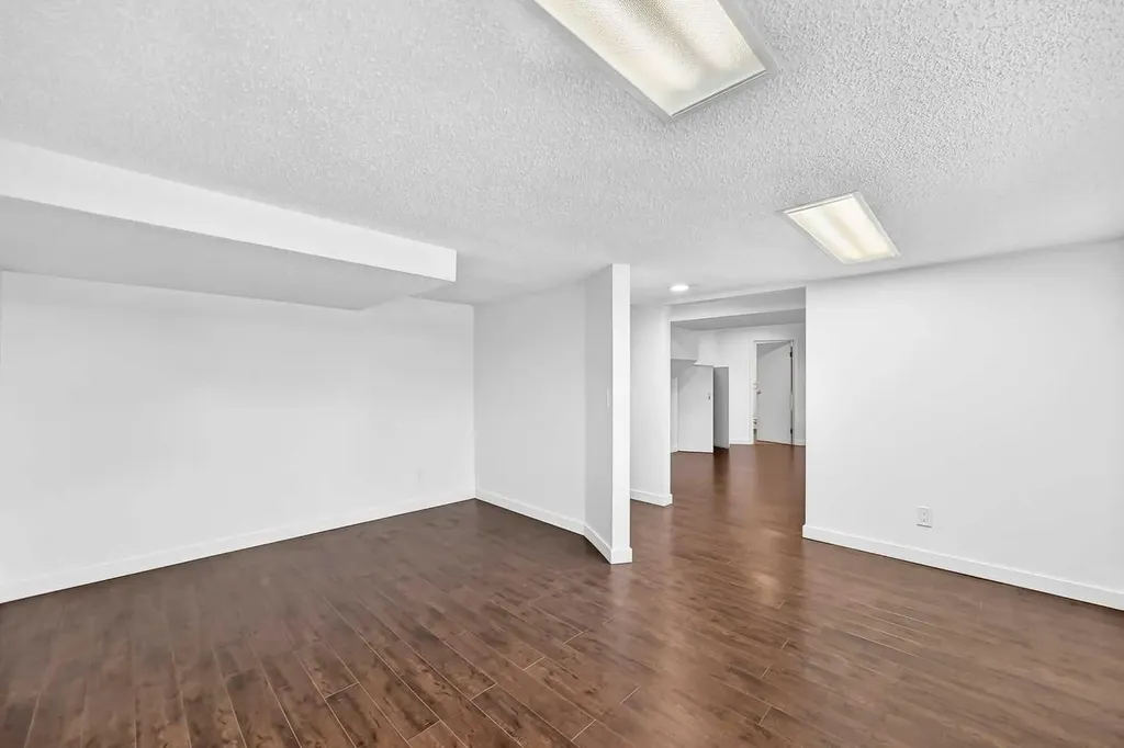 2509 Douglas Woods Link SE Calgary AB T2Z 1L3