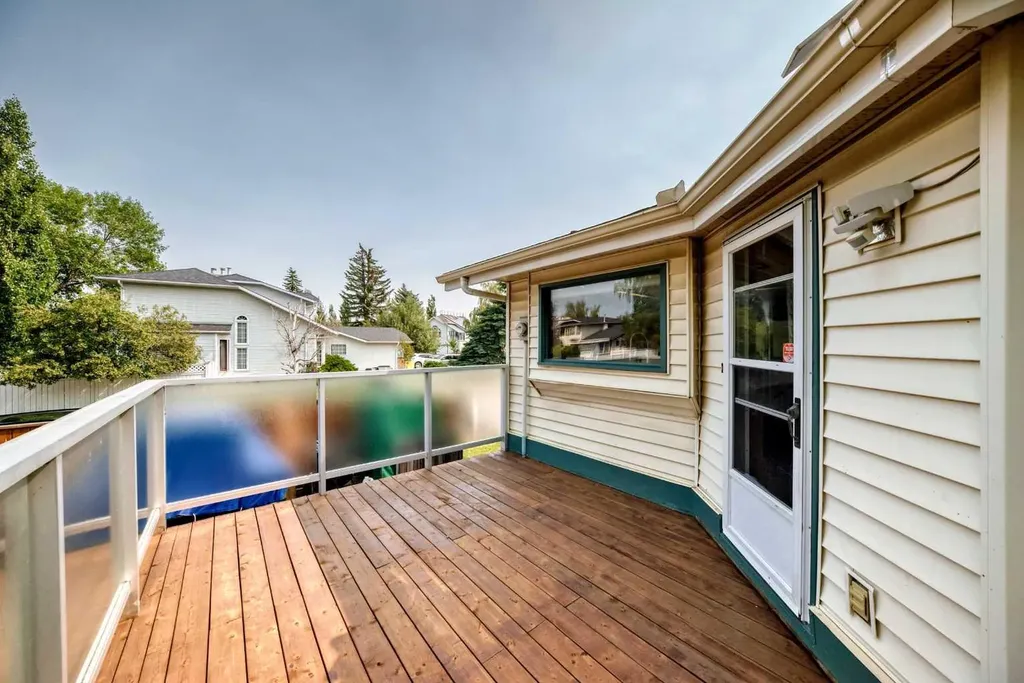 2509 Douglas Woods Link SE Calgary AB T2Z 1L3