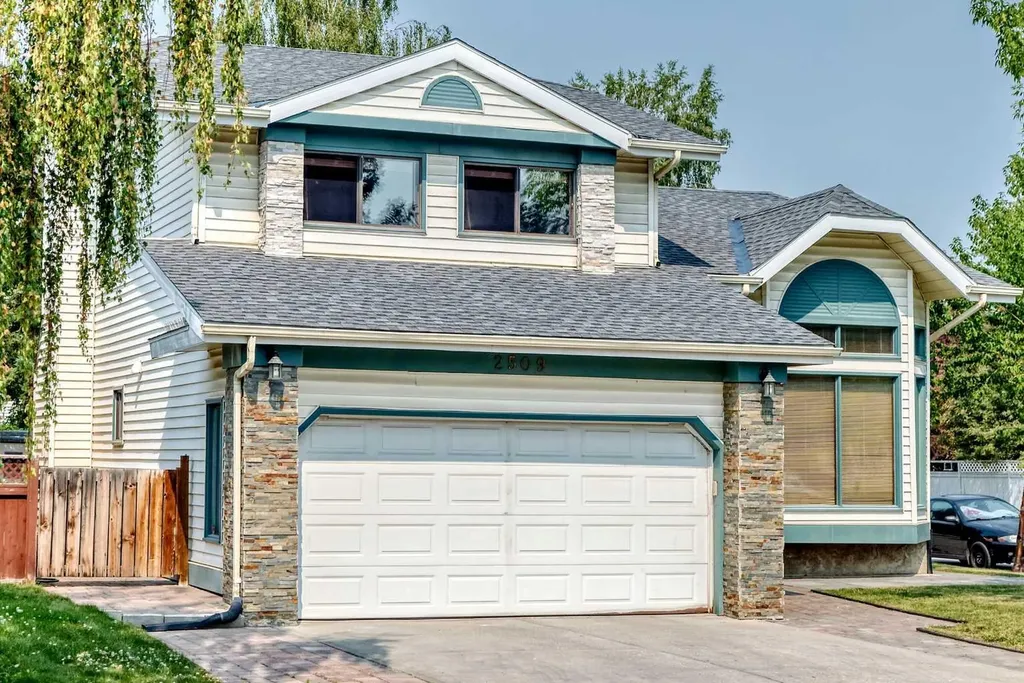 2509 Douglas Woods Link SE Calgary AB T2Z 1L3