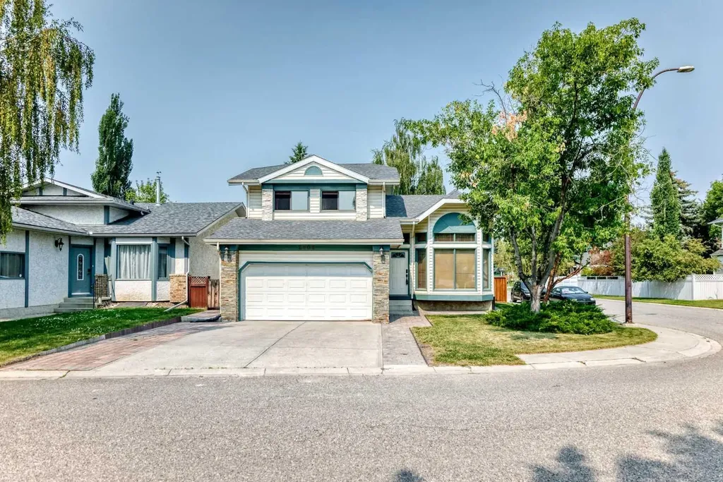 2509 Douglas Woods Link SE Calgary AB T2Z 1L3
