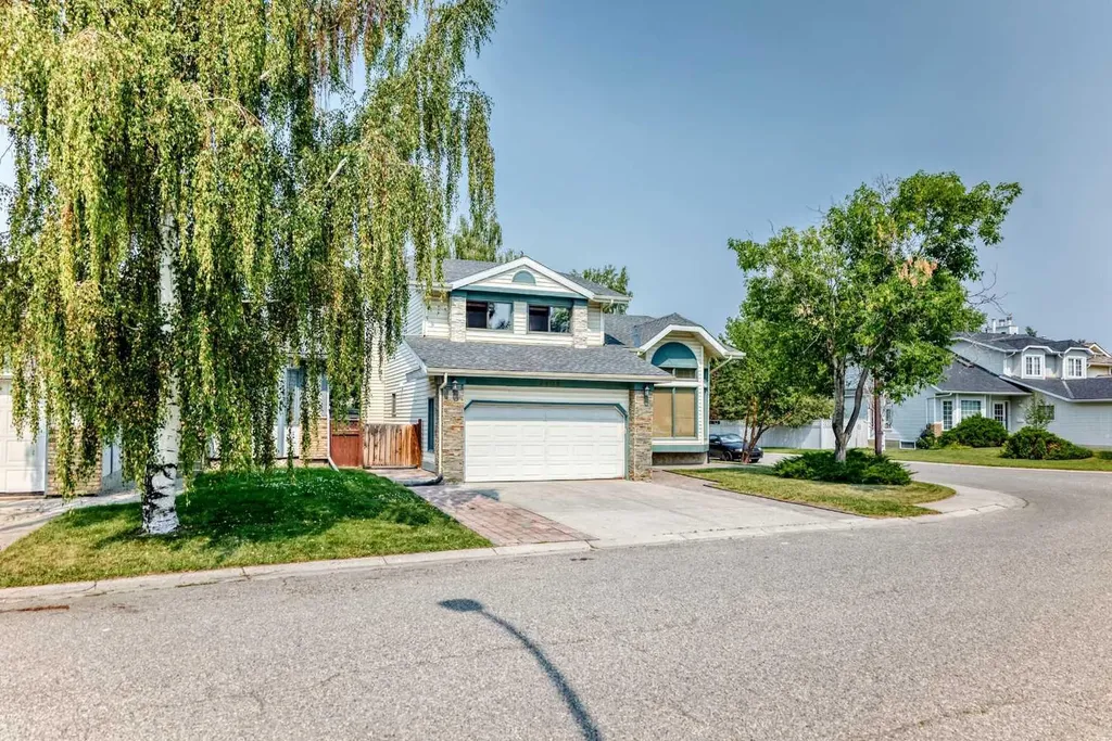 2509 Douglas Woods Link SE Calgary AB T2Z 1L3