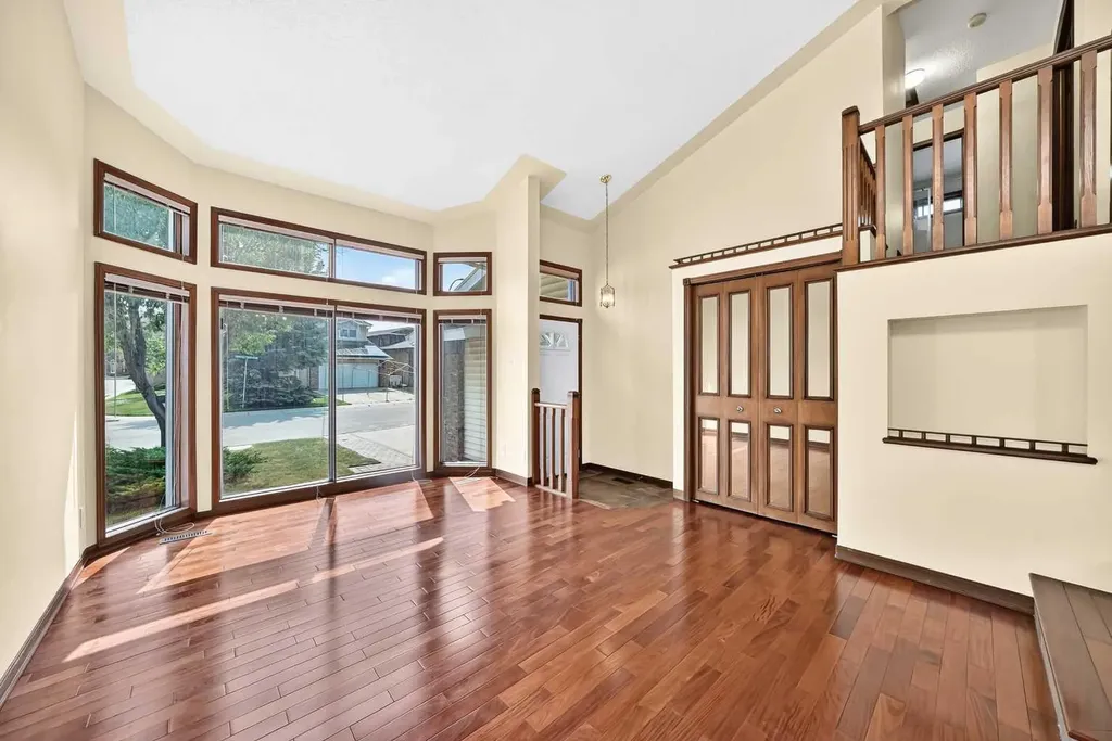 2509 Douglas Woods Link SE Calgary AB T2Z 1L3