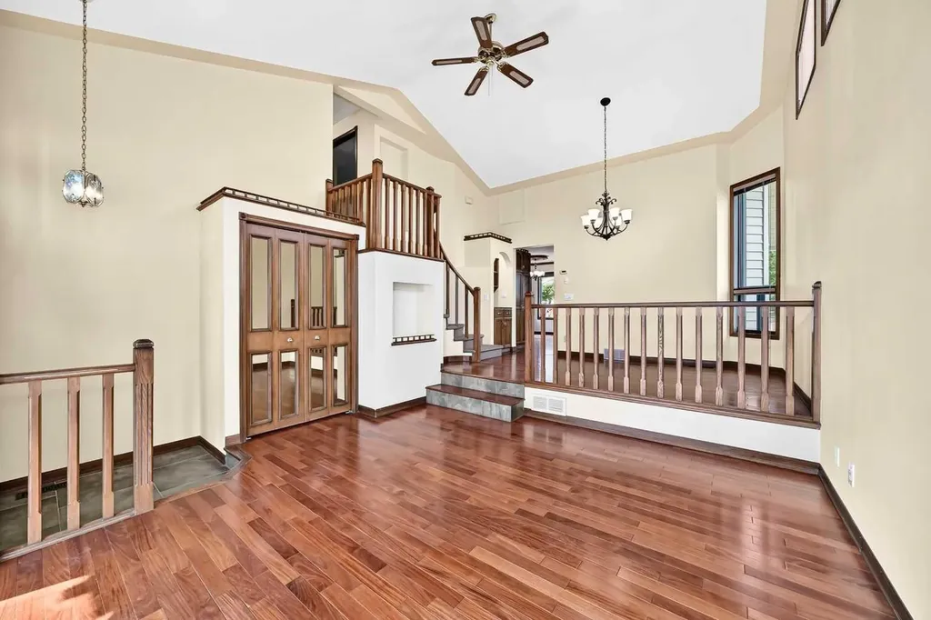 2509 Douglas Woods Link SE Calgary AB T2Z 1L3