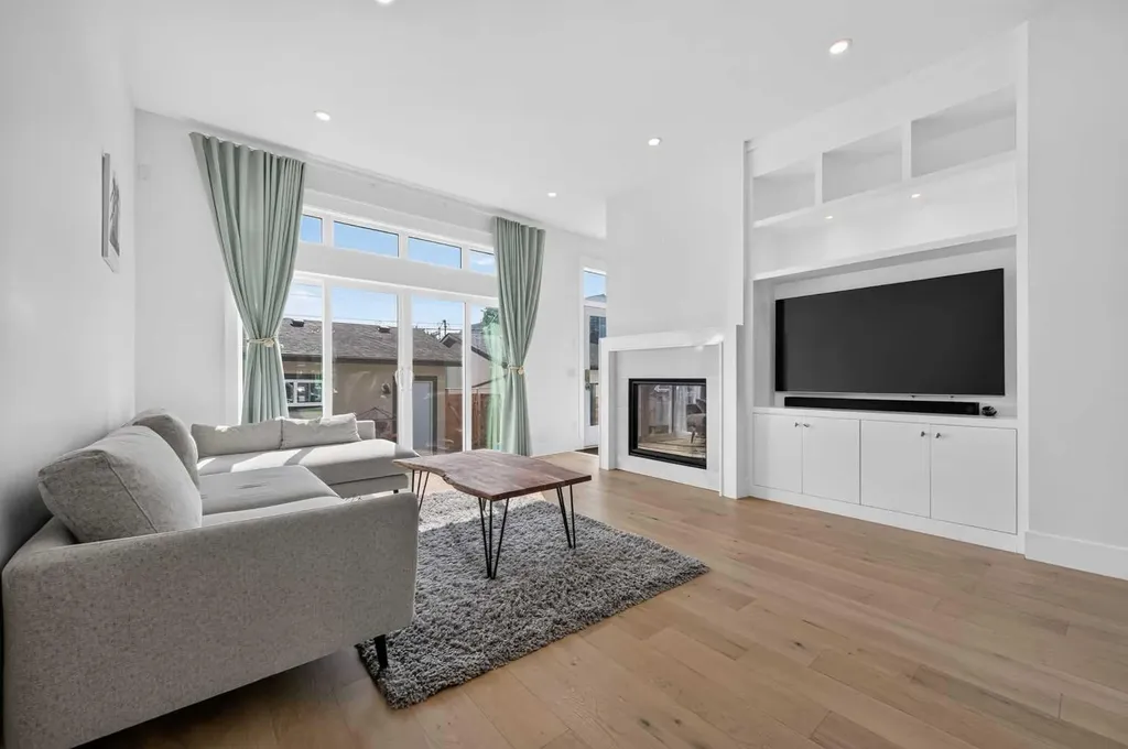 1704 26a Street Calgary AB T3C1L1