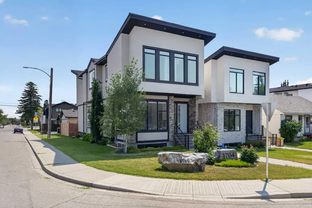 1704 26a Street Calgary AB T3C1L1