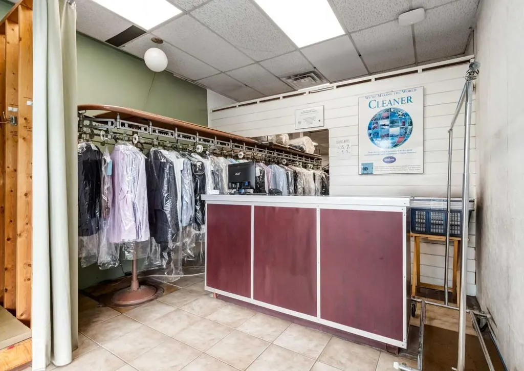 5403 Crowchild Trail NW Calgary AB T3B 4Z1