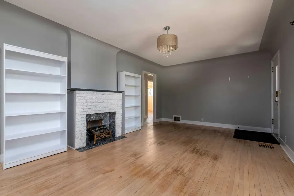 5213 48 Street Lloydminster AB T9V 0J2