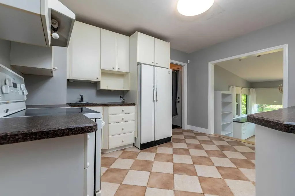 5213 48 Street Lloydminster AB T9V 0J2