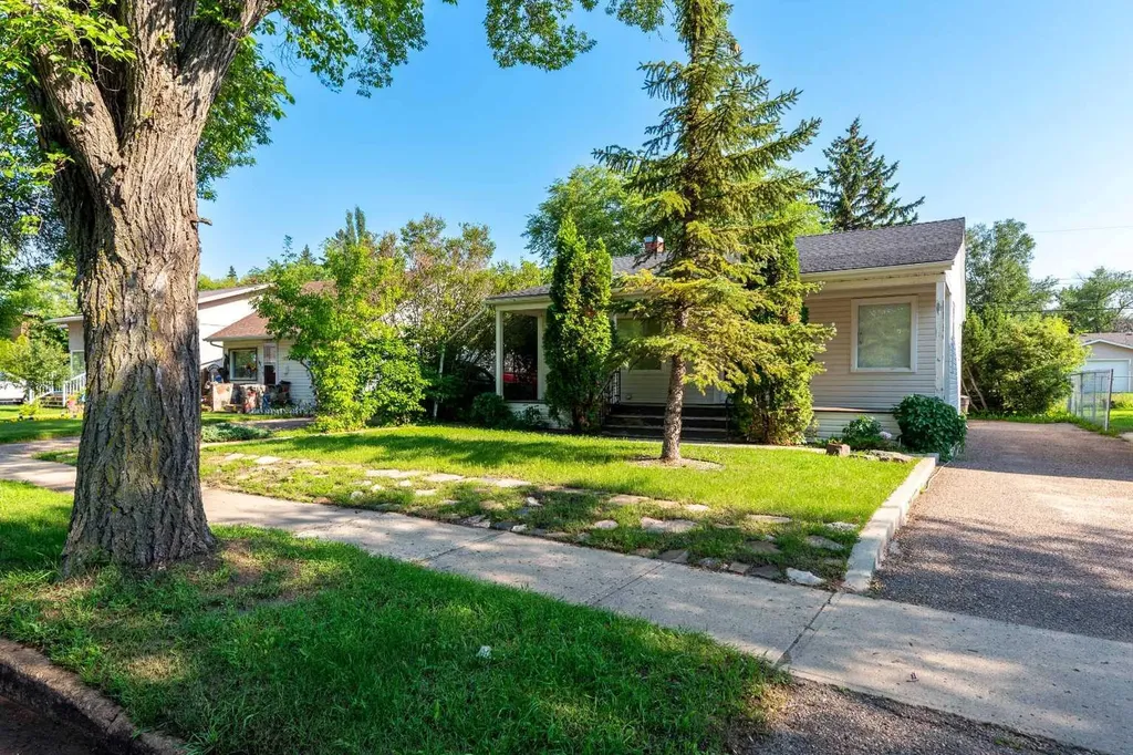 5213 48 Street Lloydminster AB T9V 0J2