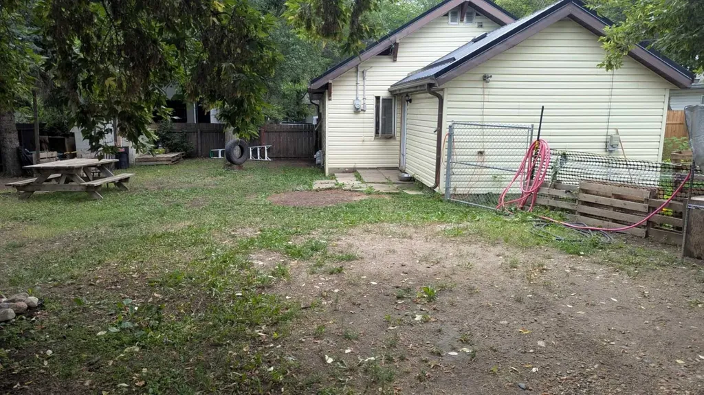5028 52 Street Provost AB T0B 3S0