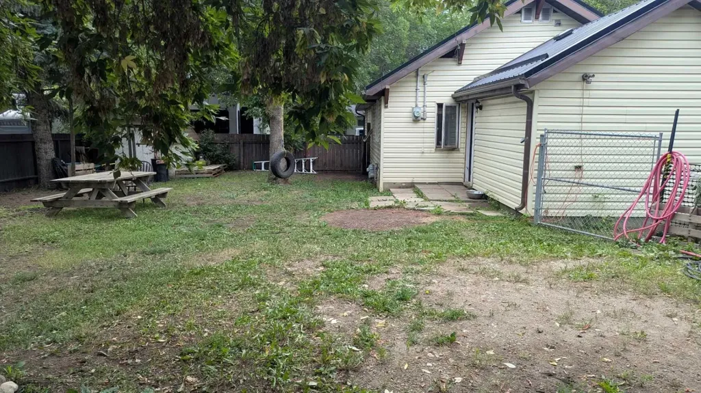 5028 52 Street Provost AB T0B 3S0