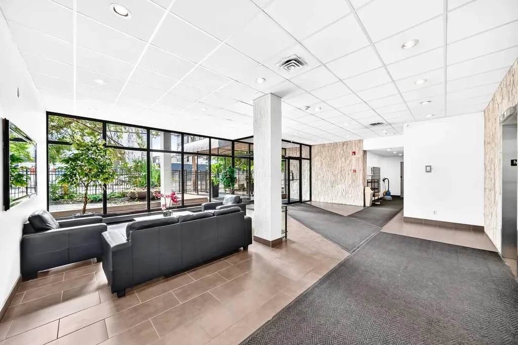 340 14 Avenue SW Calgary AB T2R 0M3