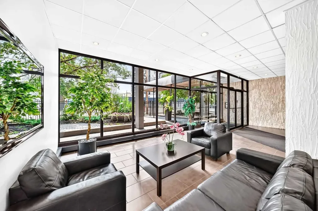 340 14 Avenue SW Calgary AB T2R 0M3