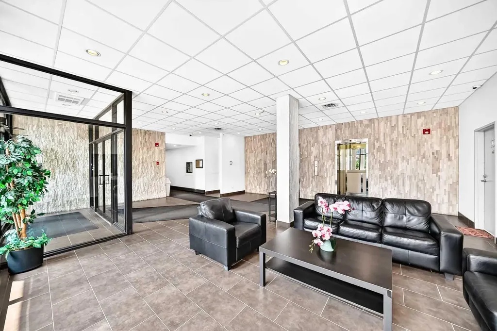 340 14 Avenue SW Calgary AB T2R 0M3