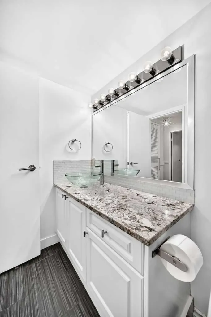 8948 Elbow Drive SW Calgary AB T2V 0H9