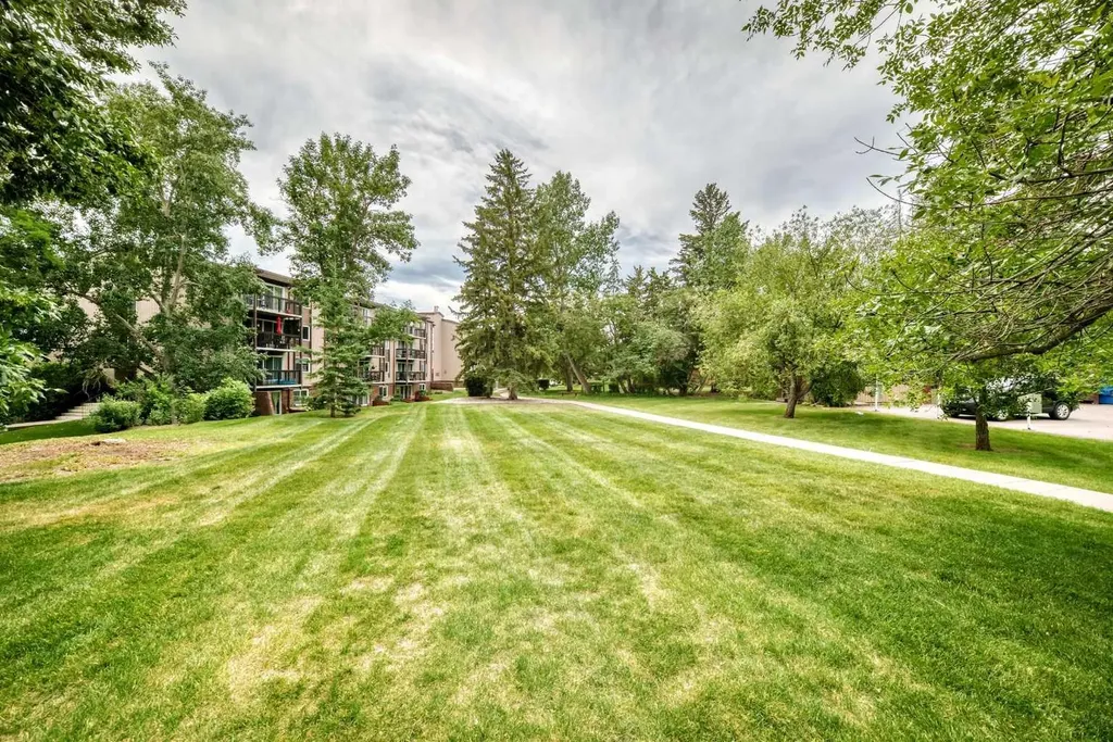 8948 Elbow Drive SW Calgary AB T2V 0H9