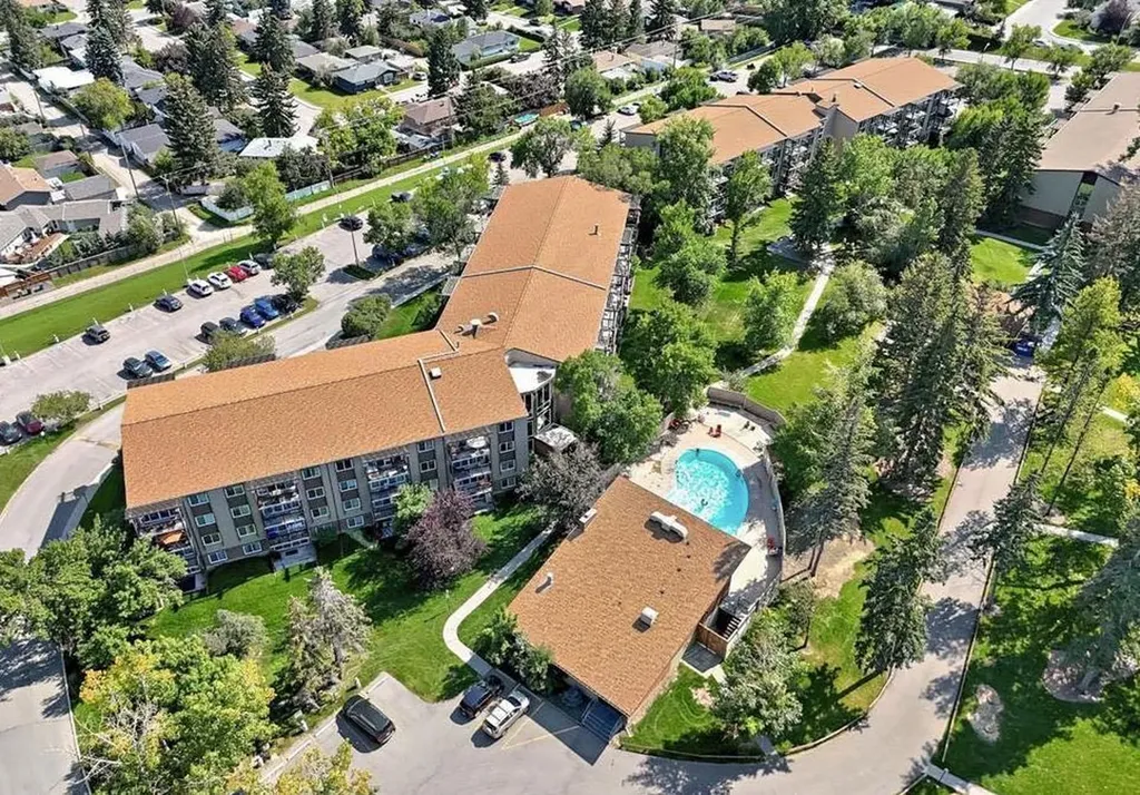 8948 Elbow Drive SW Calgary AB T2V 0H9