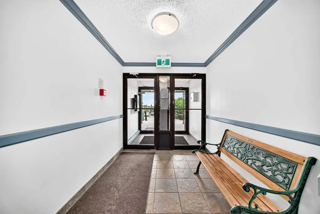 8948 Elbow Drive SW Calgary AB T2V 0H9