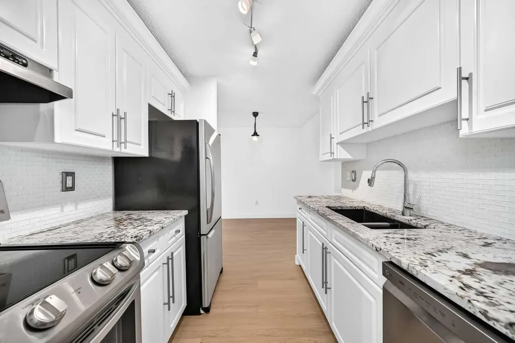 8948 Elbow Drive SW Calgary AB T2V 0H9