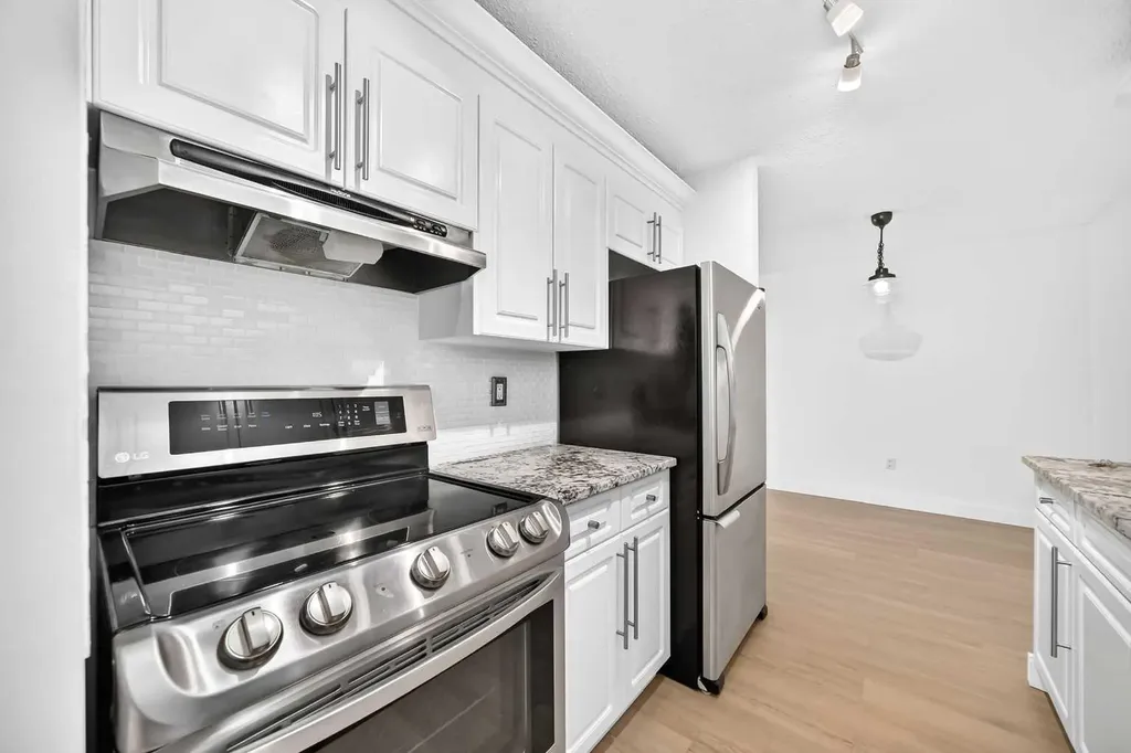 8948 Elbow Drive SW Calgary AB T2V 0H9