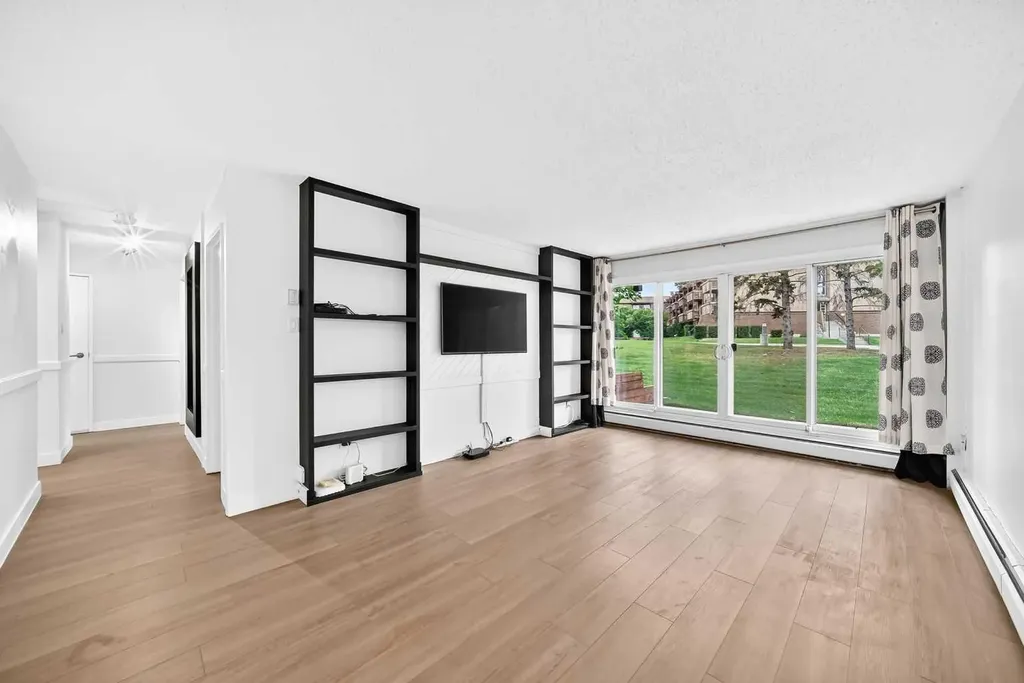 8948 Elbow Drive SW Calgary AB T2V 0H9