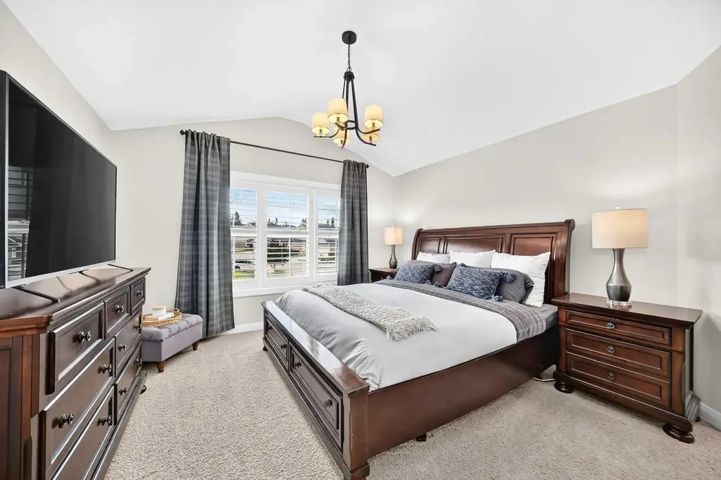 11 Westridge Way Okotoks AB T1S 0K1