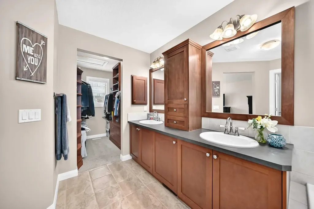 11 Westridge Way Okotoks AB T1S 0K1