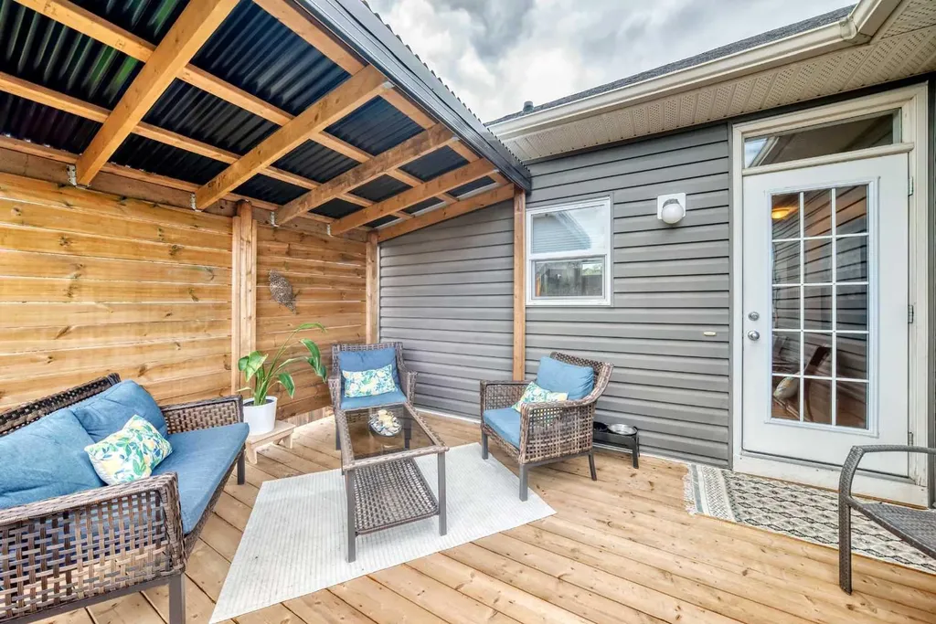 11 Westridge Way Okotoks AB T1S 0K1
