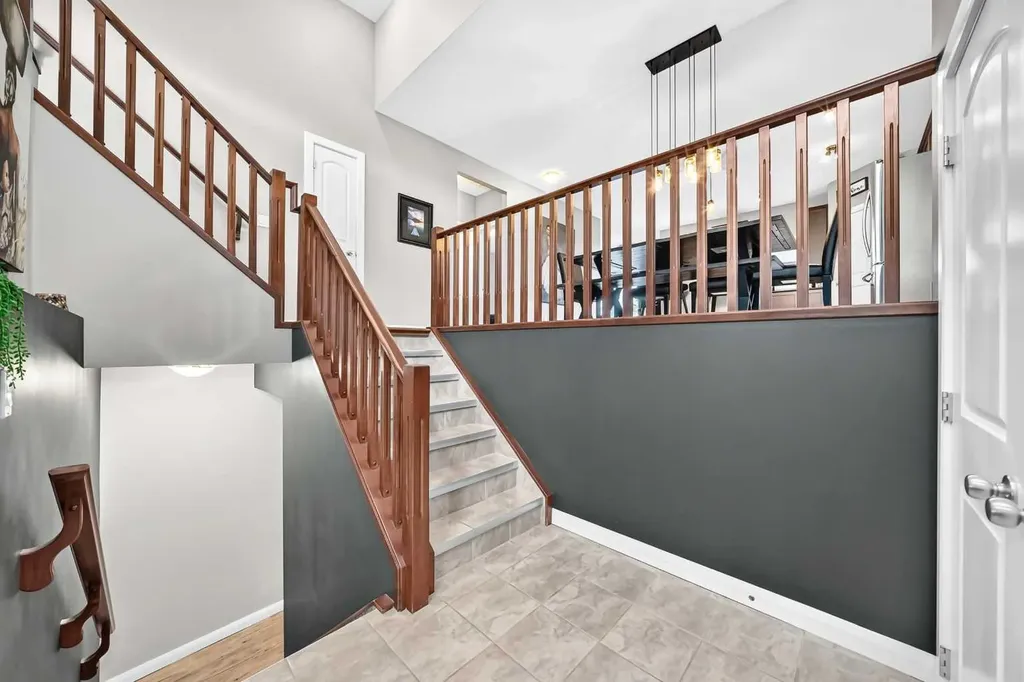 11 Westridge Way Okotoks AB T1S 0K1