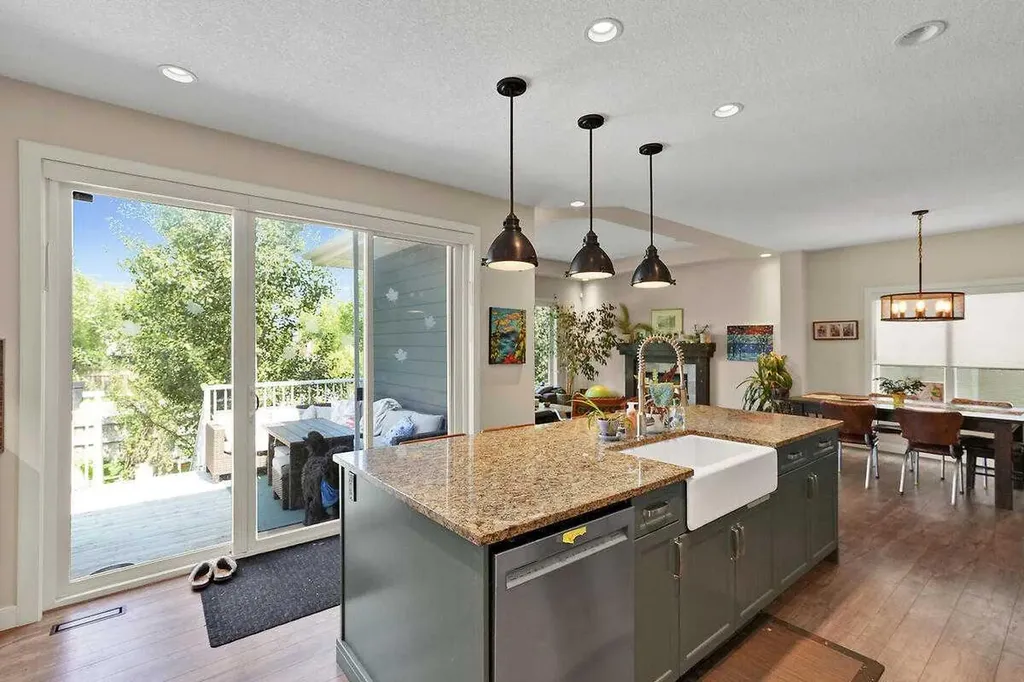 518 Mahogany Manor SE Calgary AB T3M0Y3