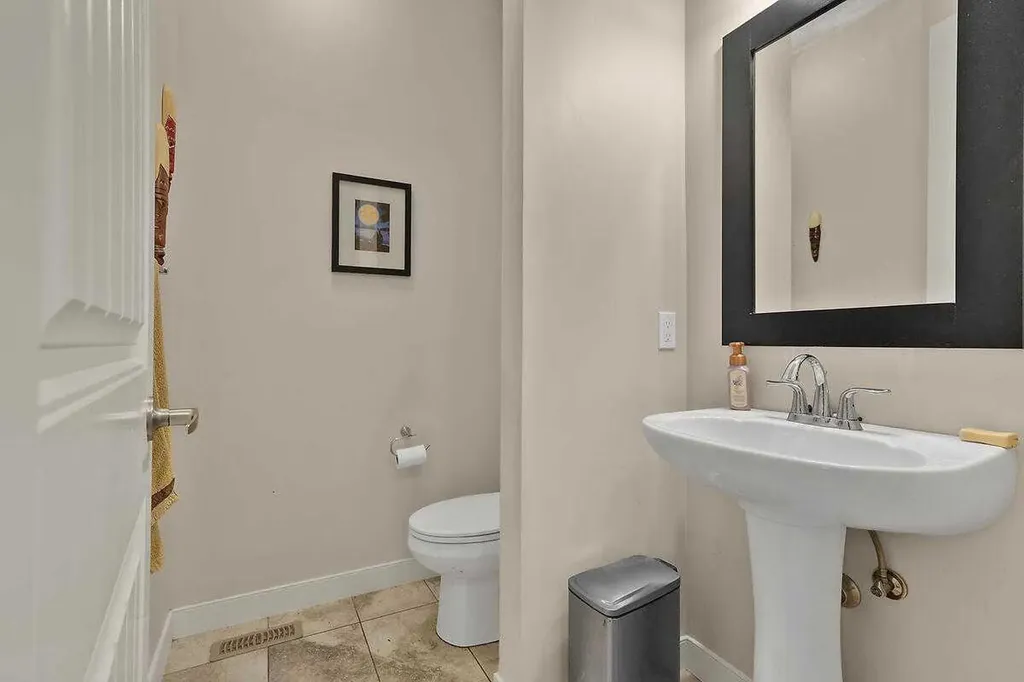 518 Mahogany Manor SE Calgary AB T3M0Y3
