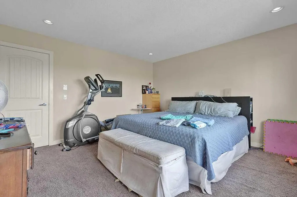 518 Mahogany Manor SE Calgary AB T3M0Y3