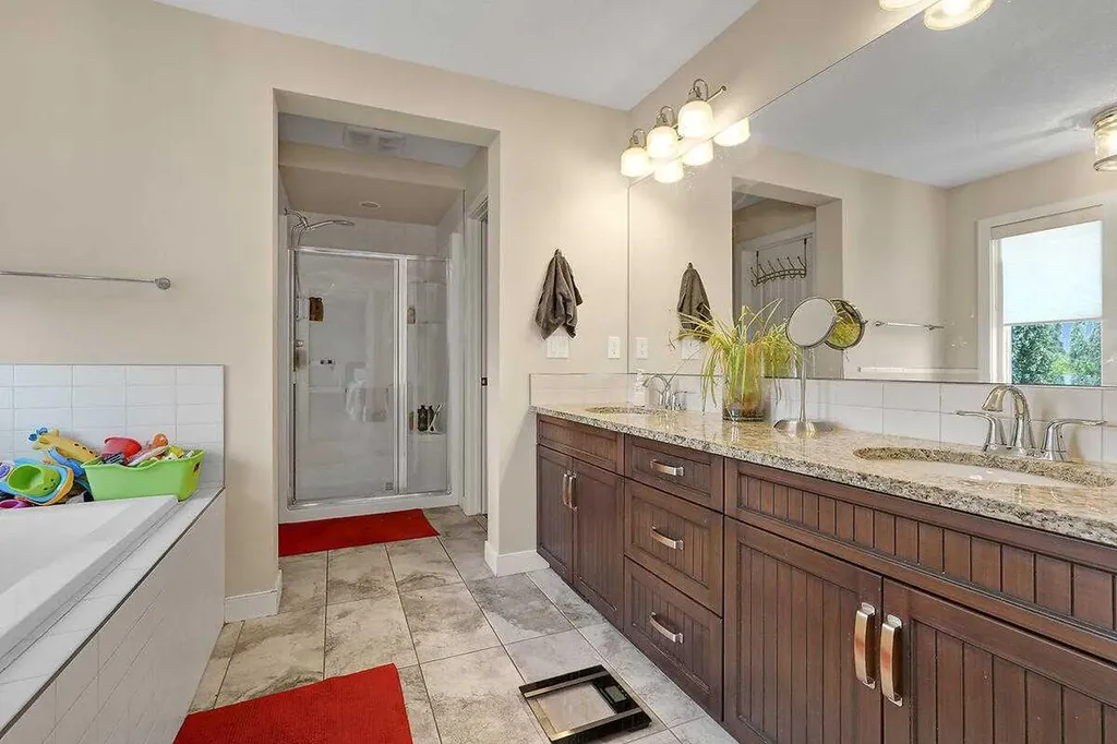 518 Mahogany Manor SE Calgary AB T3M0Y3