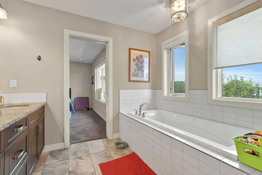 518 Mahogany Manor SE Calgary AB T3M0Y3
