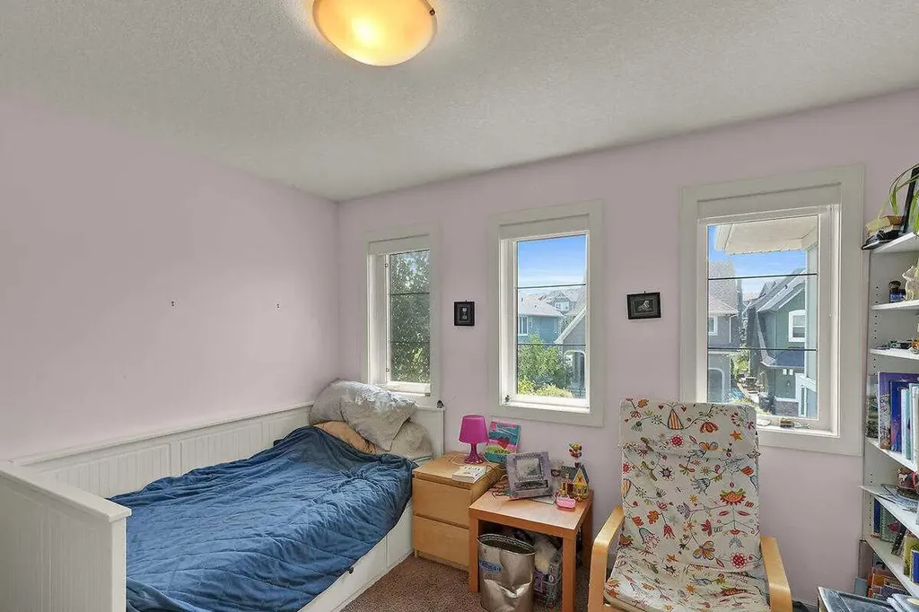 518 Mahogany Manor SE Calgary AB T3M0Y3