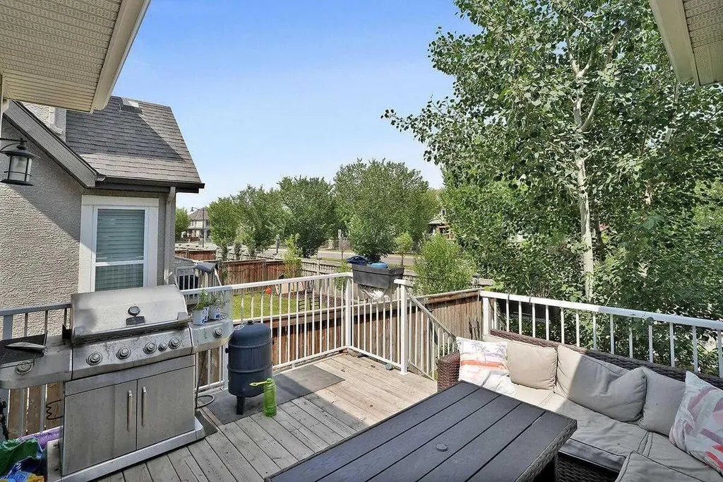 518 Mahogany Manor SE Calgary AB T3M0Y3