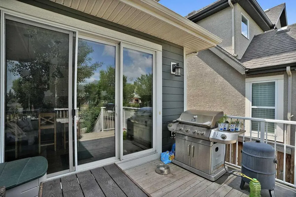 518 Mahogany Manor SE Calgary AB T3M0Y3
