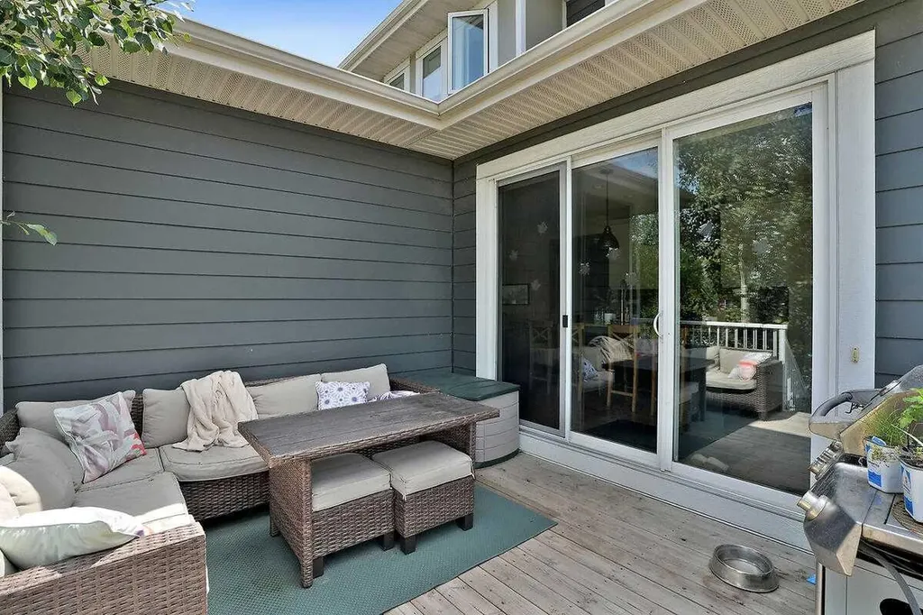 518 Mahogany Manor SE Calgary AB T3M0Y3