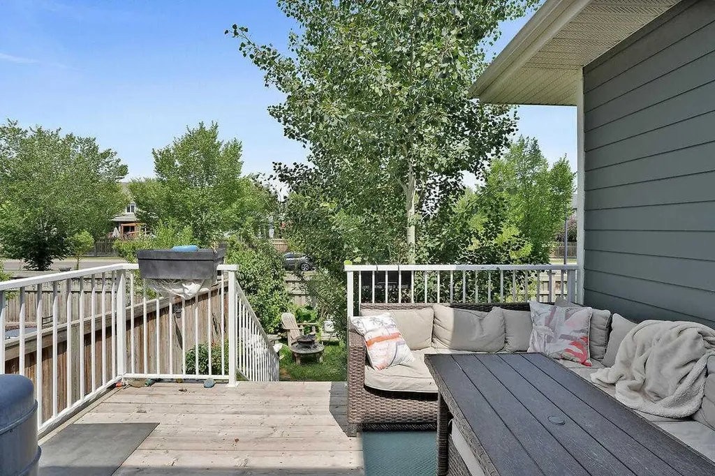 518 Mahogany Manor SE Calgary AB T3M0Y3